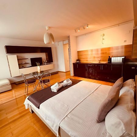 Lira Beach Studio Mamaia Kültér fotó
