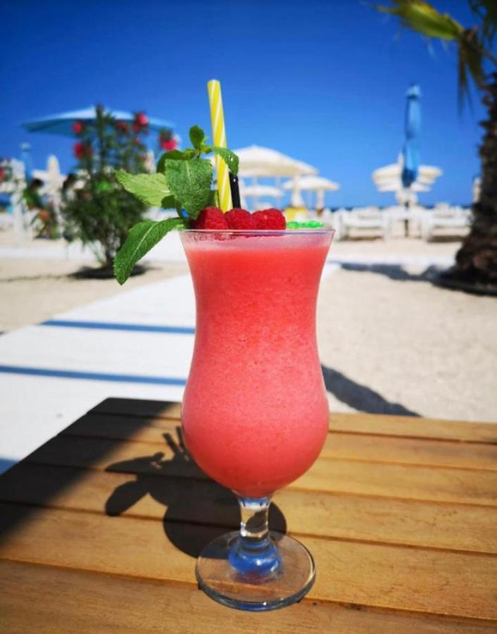 Lira Beach Studio Mamaia Kültér fotó